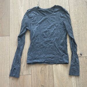 women’s lulu shirt